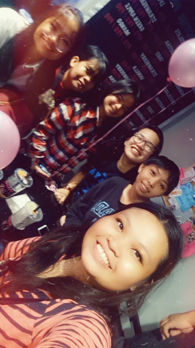 JuLisayah's tweet photo. Thank you guys! Saya niyo kasama!
#NewFriends😊
#ThreeYearsWithBLACKINK
#Filosé
@BLINKstop_ph https://t.co/vCOZD1t6NZ