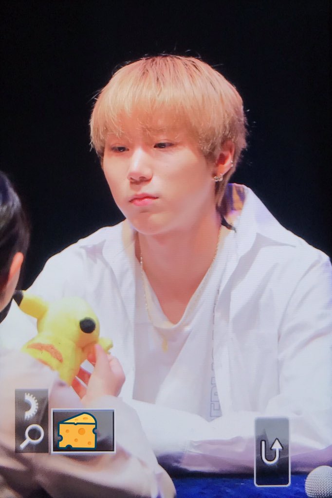 ButterCheese_BC's tweet photo. #1TEAM #원팀 #BC #성호
190811 성암아트홀 팬싸
진짜 고생 많아써,,,
진성호하기 잘했다♡♡ https://t.co/9AehH4jVfB