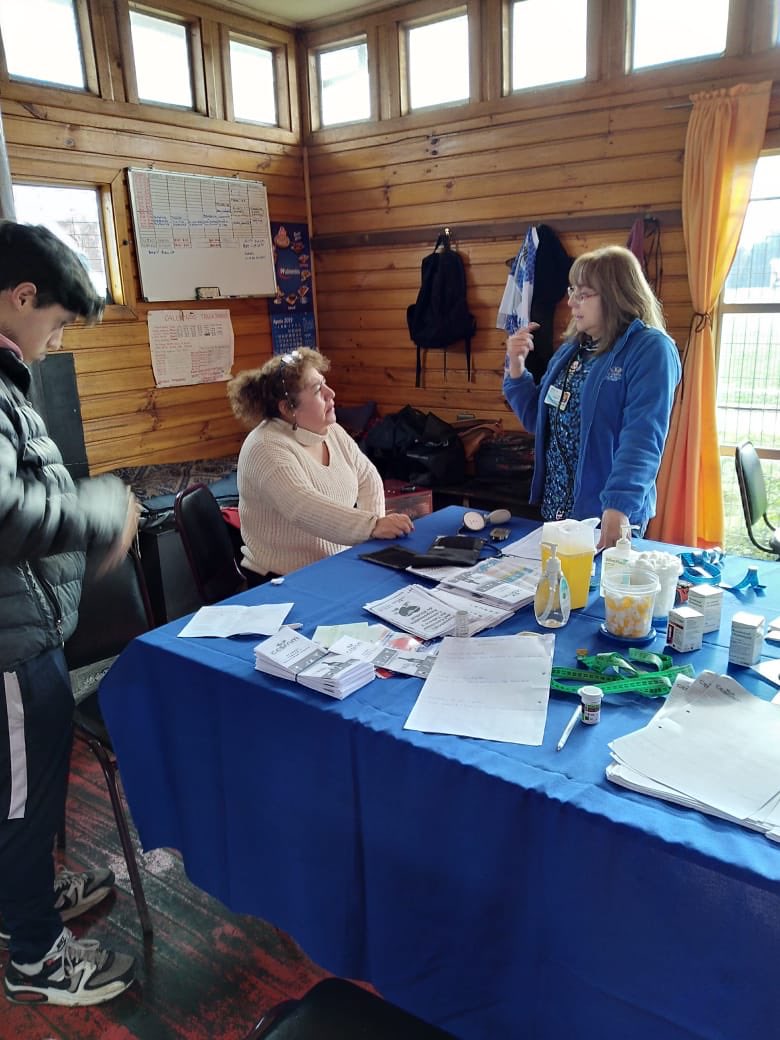 gladysa9's tweet photo. Cesfam Dr René Tapia está realizando exámenes preventivos en campeonato de la Liga Rural de Futbol de Castro https://t.co/DDjFaFGDcI
