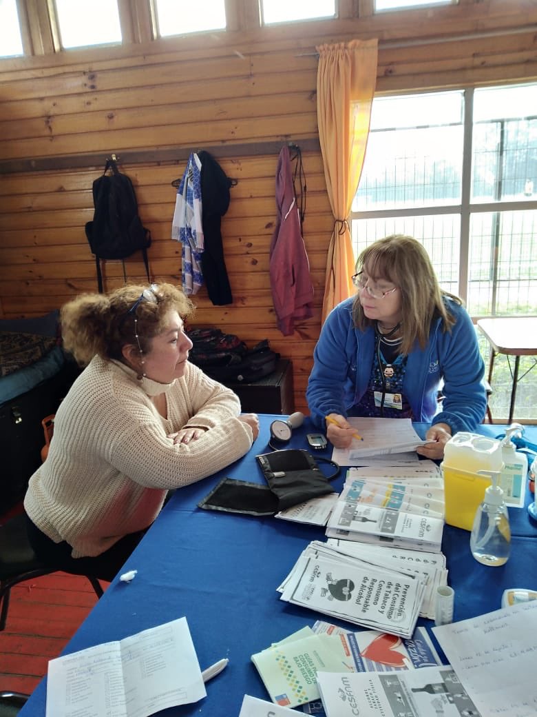 gladysa9's tweet photo. Cesfam Dr René Tapia está realizando exámenes preventivos en campeonato de la Liga Rural de Futbol de Castro https://t.co/DDjFaFGDcI