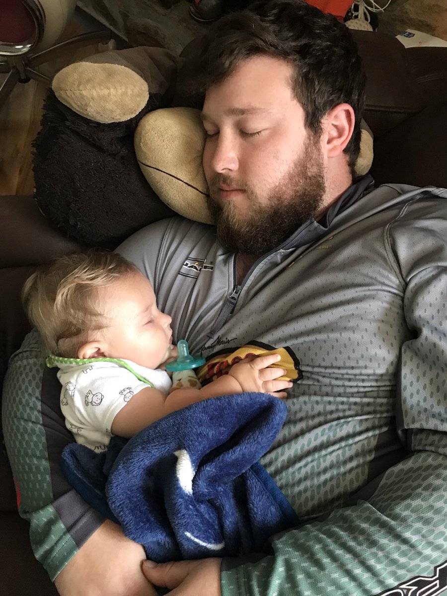 Z_doubleU_T's tweet photo. Amanda took this picture yesterday morning... this is what it’s all about. https://t.co/98NR70lCqz