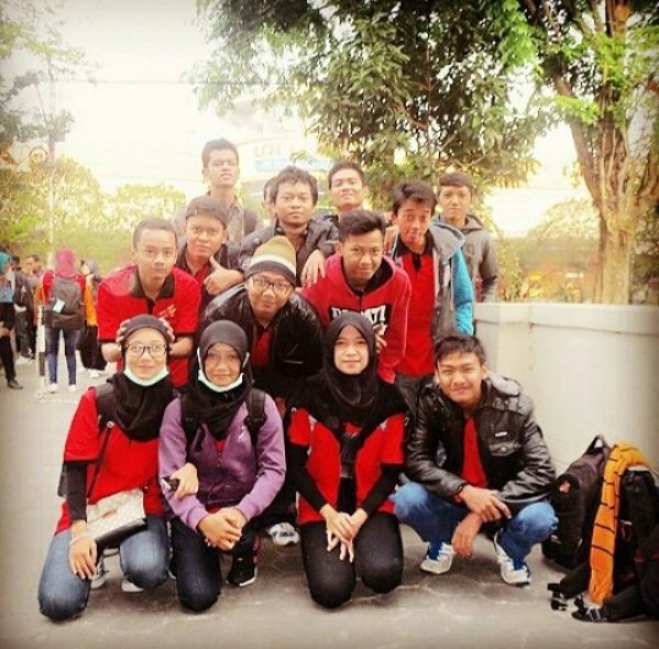 SIASATU15's tweet photo. Awal Kuliah ,,, hoho #universitasdutabangsa #udbsolo https://t.co/CugYv5TLF1