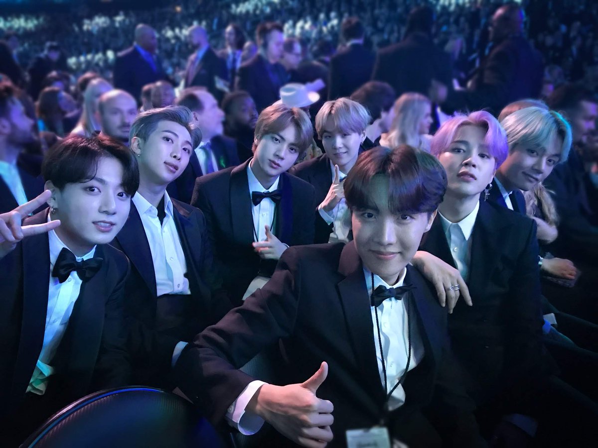 RoseJouana's tweet photo. I'm happy that after how many years our boys gonna have a vacation they deserve and spend their times with their love ones and have a normal life. 💜 And finally jungkook will celebrate his birthday with his family 💙 Iloveyouuuuuuuu. 😘

#HappyVacationBTS https://t.co/4cPx63QFnj