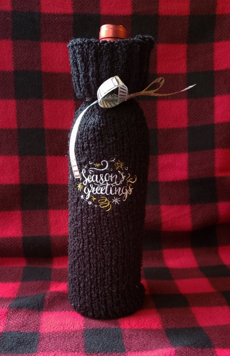 CabinDogCreate's tweet photo. Excited to share the latest addition to my #etsy shop: Season's Greetings Wine Bottle Sleeve, Christmas Gift Bag, Holiday Hostess Gift https://t.co/2CDRCAZDq9  #upcycled #upcyle #hostessgift #holidaygiftbag #giftbag #winegift #winelovergift #winebottlebag https://t.co/mA26NlHNr8