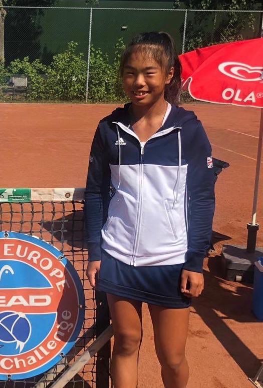 RESULTS UPDATE 🎾🏴󠁧󠁢󠁷󠁬󠁳󠁿| Well done to Mimi Xu and the rest of Team GB U12 Girls 🇬🇧 who won the bronze medal in the Nations Challenge in Italy this week. Brilliant effort from the whole team 🙌👏 #RedRoar