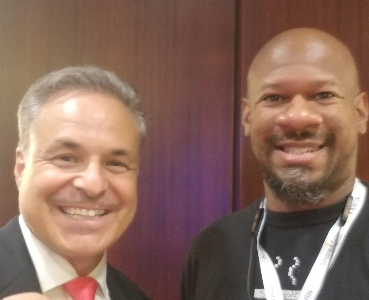 Food_Slinger's tweet photo. I just met and had a great conversation with @clintarthur and got some great points from his talk on accelerating success!

#clintarthur #entrepreneur #entrepreneurlife #entrepreneurship  #entrepreneurs #buildyourbusiness #getgoodcoaching https://t.co/cnOmnjpLQk