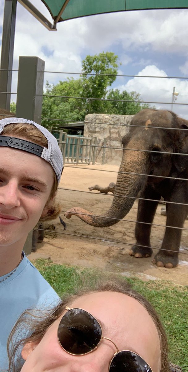 kkrob98's tweet photo. Appreciation post for a sweet boyfriend who willingly drove over a total of 30 hours this summer for us 💛you really carried the team 😂😘 https://t.co/qJXuFM3QJi