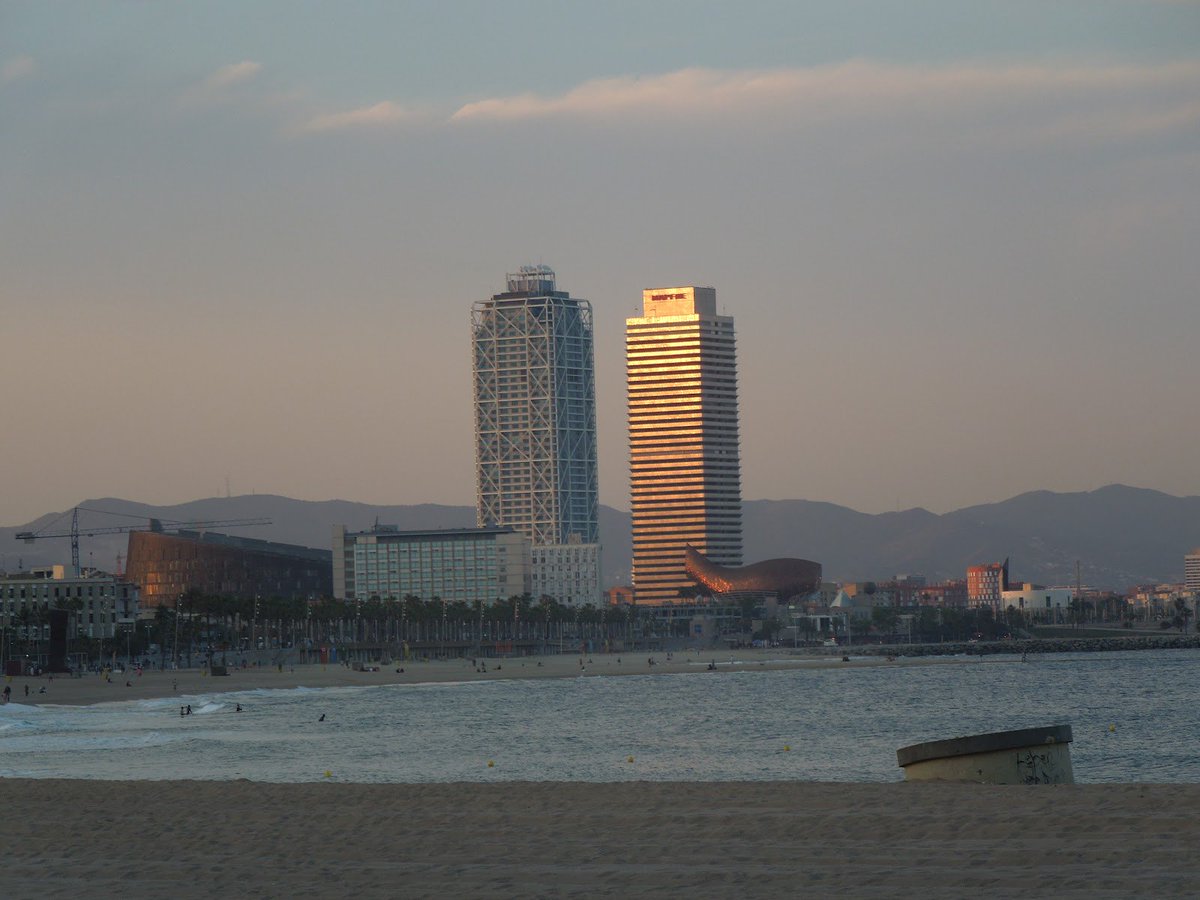 BretPhotos's tweet photo. Picture taken some months ago from Tossa (Catalonia)
That's the last floors of the 2 tallest skyscrapers in Barcelona, over the horizon in front of #sunset. Earth is round although there are people who still don't believe it. 3ºpic: close view https://t.co/rWT8NFC1OF #landscape https://t.co/mf4VJboAV1