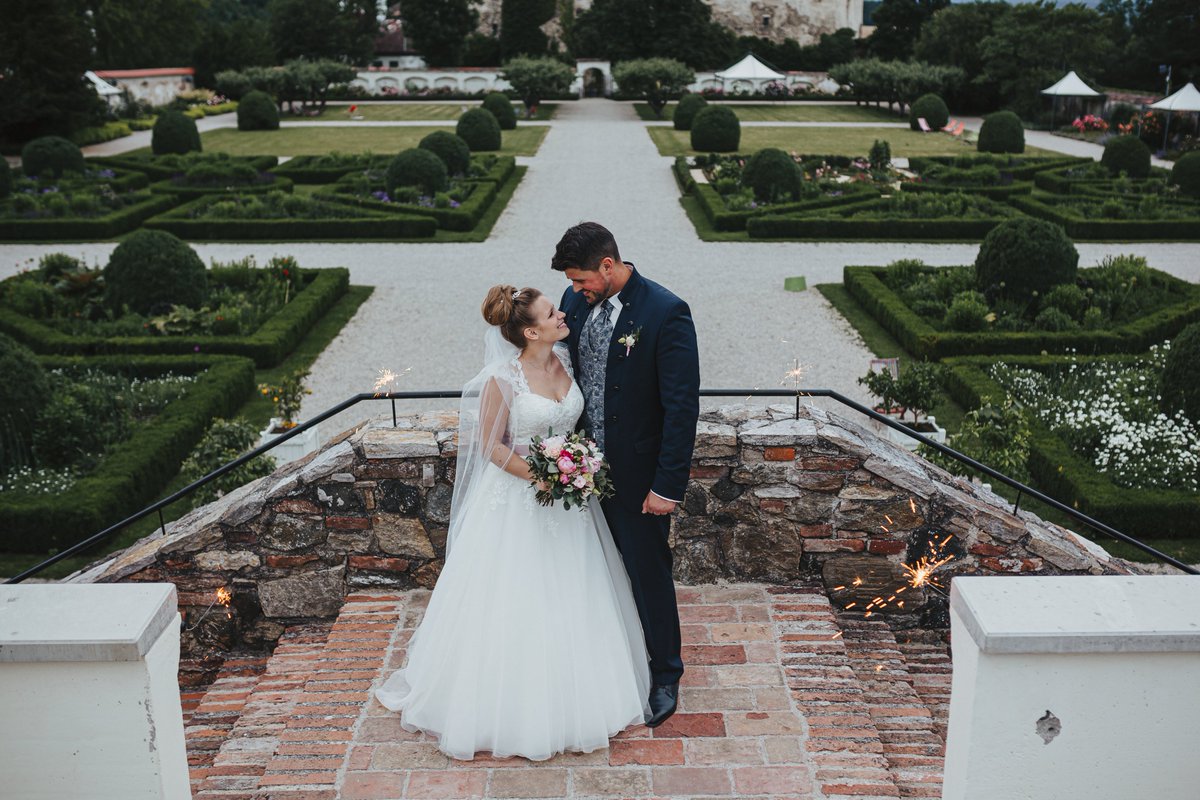 maddy_1704's tweet photo. I love you, forever and always ❤️ #MadMensWedding https://t.co/lqPiDOZm8j