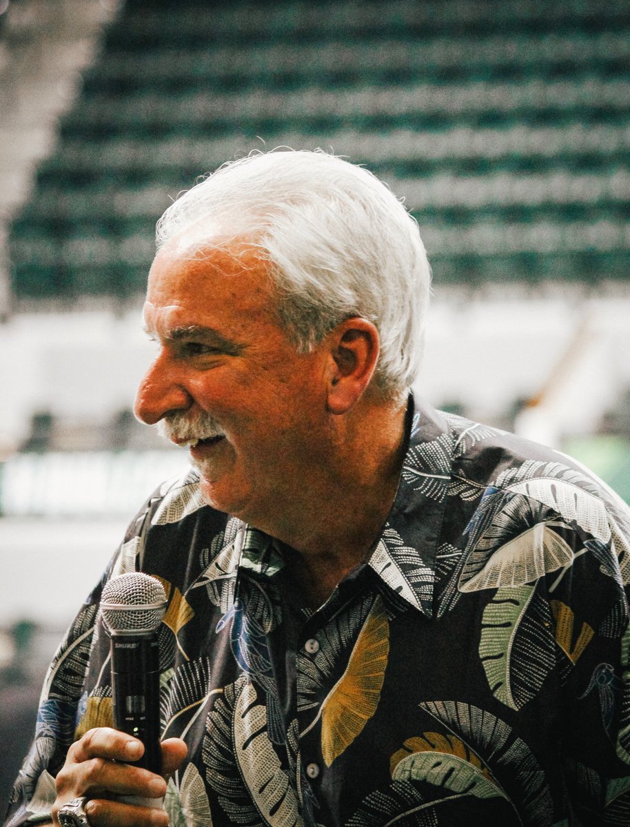 USFVinikMBA's tweet photo. An incredible man, an incredible career.

This weekend we had the honor of celebrating @Sutton_ImpactU, Sharon Sutton and everything they have done for so many people.

Doc, we can't thank you enough. You have changed so many lives. We love you. 💚

#SuttonCelebration https://t.co/L281z2QPoT