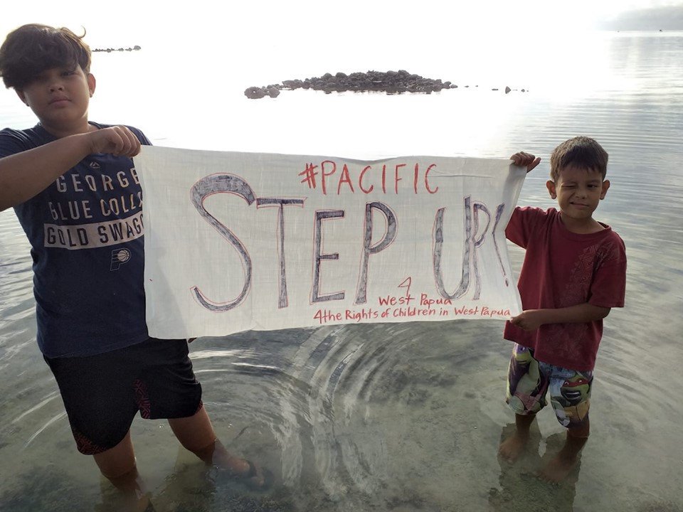 YoungsolwaraP's tweet photo. Step Up for the children of #WestPapua! Step Up for mothers of West Papua! A call on our #Pacific leaders to step up and act for West Papua! #WeBleedBlackandRed #Youngsolwara
#Likliksolwara
#Pacific4WestPapua
#PIF2019
#PIF4WP
#UNOHCHR
#IndoNotNesia https://t.co/6GzyEs4qqX