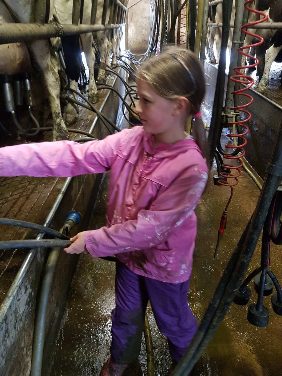 Great help in parlour this evening #startthemyoung