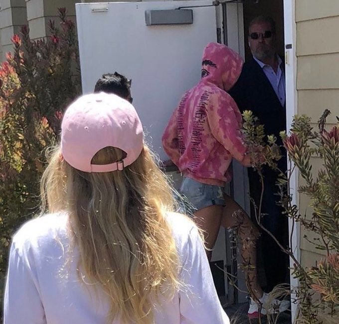 Taylor Swift spotted wearing Shawn’s tour merch recently