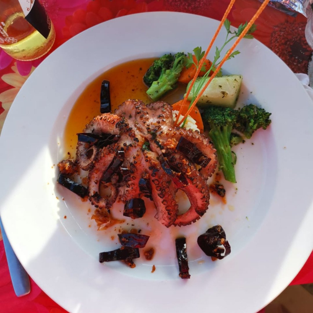 MarYSolRestBar's tweet photo. Pulpo al ajillo... creo que no hace falta decir mucho más 😍🤤🤤😍🤤😍

.
.
.
.
.
.
.
.
.
.
.
.
.
.
.
#beachday #seafood #foodlovers #beachfrontlunch #lunchtime #bucerias #vallarta #puertovallarta #seafoodlovers https://t.co/lkWJdjboHk