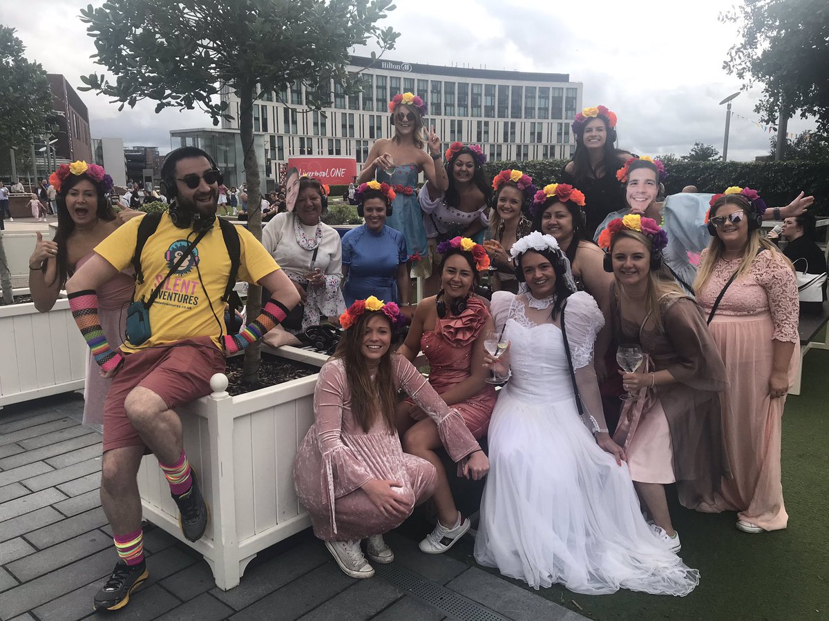 Lovely to see the lovely <a href="/mralancross/">Alan Cross</a> today with his lovely group of Hens @TheClubHouseL1 <a href="/silentadv/">Silent Adventures</a> On his ‘Silent Adventures’ (silent disco tour of Liverpool) I have to do this SOON