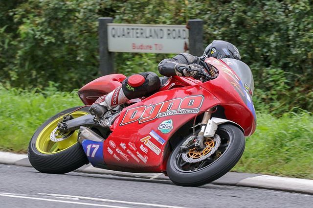 davidscottmedia's tweet photo. #ChristianElkin #DynoCentreNI #MaxwellFreightServices Supertwins Race #UlsterGrandPrix #UlsterGP #UGP #WorldsFastestRoadRace https://t.co/2XsCQHQY2y https://t.co/qXFgoN8gzA