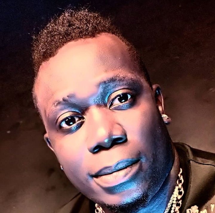 #HappyEid #happyeidmubarak celebrations to all my Muslim people ✊🏾...#GiveAway tonight for 5 lucky #PortHarcourt1stSon fans‼️ #RT &amp; #DM your account details, I'll choose randomly.  #WeneMighty #HitbyMighty #MightyRecords #SweetLove ❤️ #GiveawayAlert