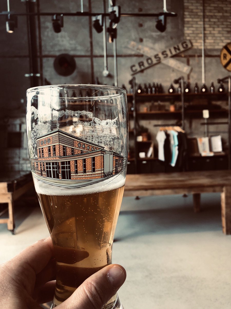 TobiasCode's tweet image. Thanks for a fun afternoon with @RunTOBeer #Aleyards. Bringing together 300 running beer lovers to enjoy beer from @JUNCTION_CRAFT, @Shacklands and @RainhardBrewing! 🍺♥️🏃🏻‍♂️🏃🏻‍♀️