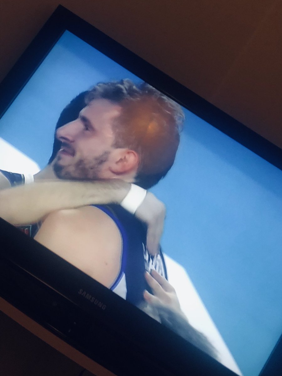 AliceAllamando's tweet photo. Siamo tutti così, commossi 💙 #proudofyou #Tokio2020 #LaNazionale #italvolley #ItaliaSerbia #mailcieloèsemprepiublu @Teuzzzo https://t.co/SEPfEsNJPx