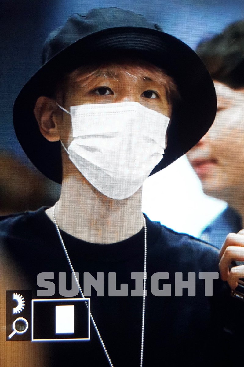 SUNLIGHTforb's tweet photo. 190812 icn #baekhyun #백현 https://t.co/rsPp8Nb9Os