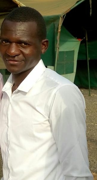 SamuelPST3's tweet photo. @JichanueG @SeremVin @gracemanyonge @OmoloEmanuel @JUNECLAUDIA2 @RaymondMwendwa1.Here i am,A song composer and a reporter https://t.co/3MCqK8bFXj
