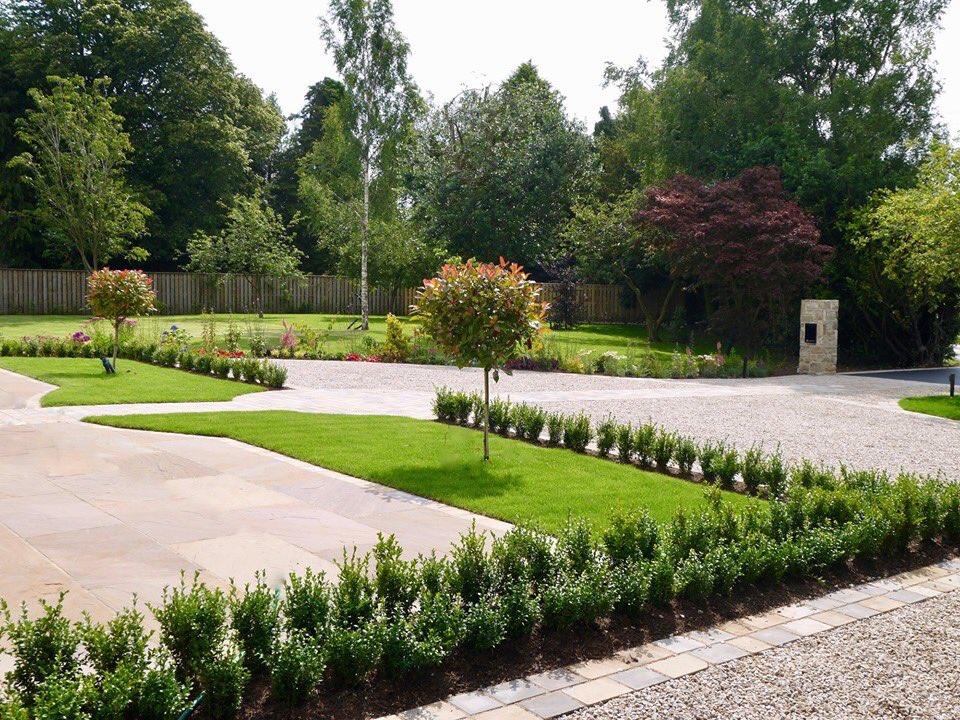 elmfieldgardens's tweet photo. #Sunshine in #countryHouse #garden @natural_paving #Fossestone &amp; @StonemarketUK #Trustone @mkmbs https://t.co/v9QvDZEUdR