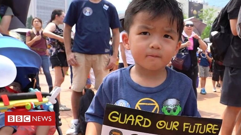 ‘Hong Kong is not suitable for children’ – BBC News hongkonginformer.com/232189/hong-ko…