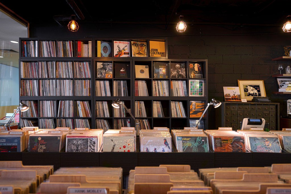 We explore the vinyl scene in Singapore singaporeinformer.com/384161/we-expl…