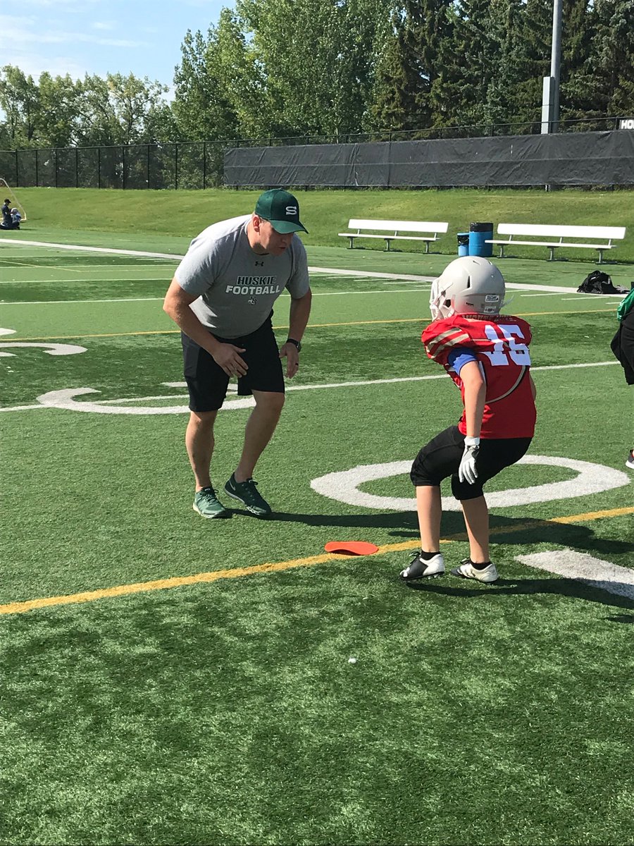 R_M_Football's tweet photo. Pass defending skills with Coach @JeffHagerty. #MightyMites #KickOffCamp https://t.co/5w75zlpfrA
