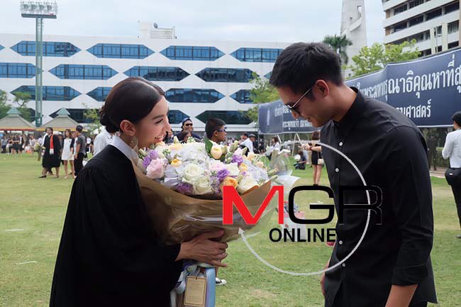 weirbellafamily's tweet photo. มุมนี้ จาก MGR บางรูปยังไม่เคยเห็น ขอลงเก็บไว้ให้ชมกันจ้า ♥️ #เวียร์เบลล่า https://t.co/2CtVhnDRZH