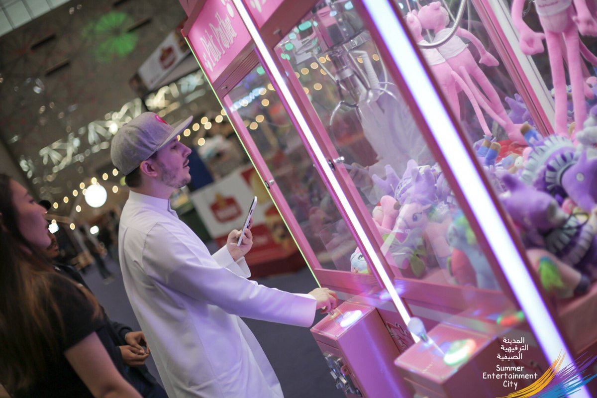 SummerEntCity's tweet photo. Nothing is better than enjoying a day with family in such a wonderful indoor venue! 

👉🏼 Mr. Q @iloveqatar Khalifa Al Haroon is exploring our amazing games in Summer Entertainment City 2019 #SEC19 🤩 #SummerInQatar 
@QSportsQatar https://t.co/kccpHynrVF