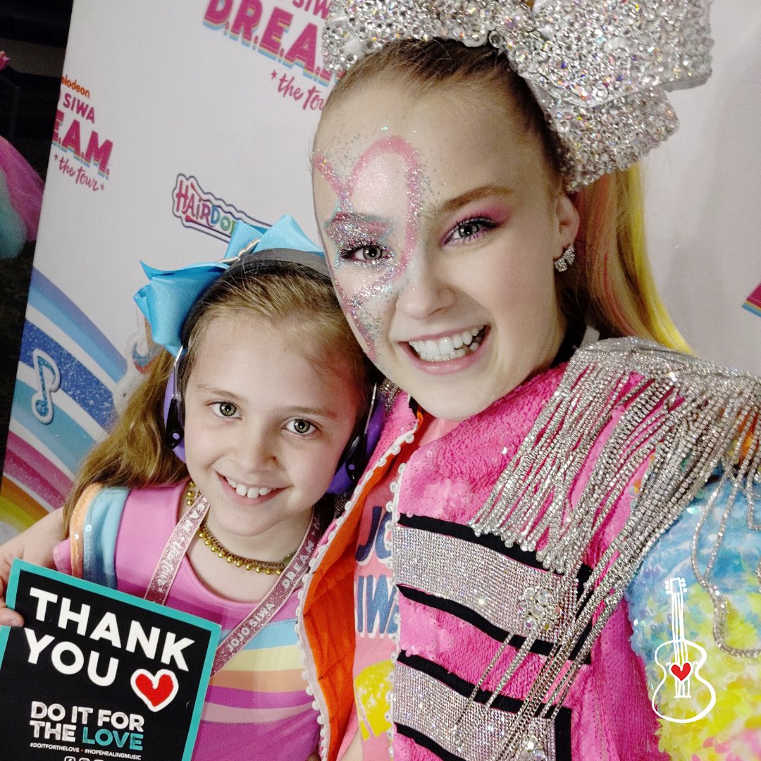 DoItForTheLove's tweet photo. 67% of our wish recipients are children battling a life-threatening illness, living with severe challenges or have experienced extreme trauma. These beautiful smiles are what inspire us to keep doing it for the love!  💙 #hopehealingmusic https://t.co/diXXfv3er8