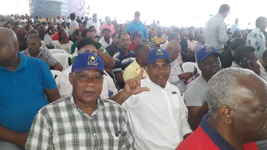 Engeneralrd's tweet photo. Nuestro equipo de @engeneralconleonel 100% comprometidos a este proyecto. ¡E' pa'lante que vamos! #EncuentroElectoralConLF @LeonelFernandez https://t.co/o1DMtAOl8x