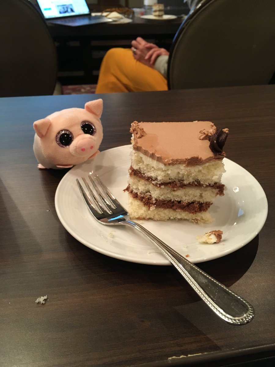 DrPegthePed's tweet photo. Celebrating Dr @FRushton9's retirement from leadership of #QTIP with cake. Hey, @DrMoo4Kids, they got cake at your meeting? #SNHPP #SCAAP19 https://t.co/uOrAWbcsDp