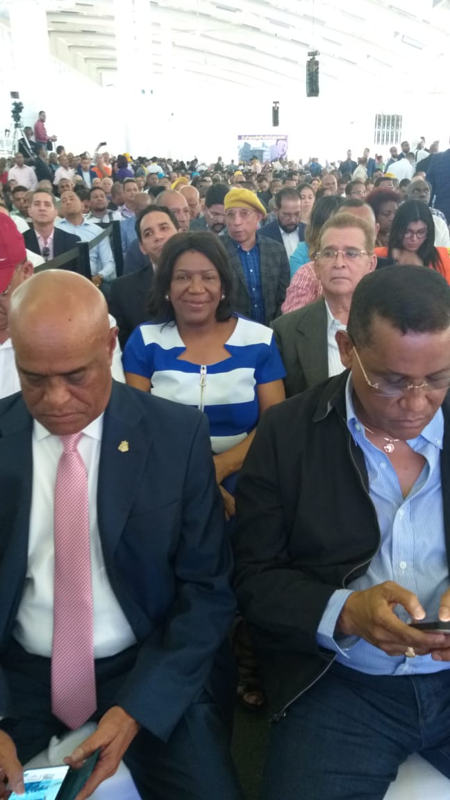 Engeneralrd's tweet photo. Nuestra presidenta @franciac73 siempre presente en apoyo a nuestro lider @leonelfernandez ¡No hay marcha atras! #EncuentroElectoralConLF .
.
#EnGeneralConLeonel #PLD #LeonelFernandez #ElLeon https://t.co/fPlfv6YsrQ