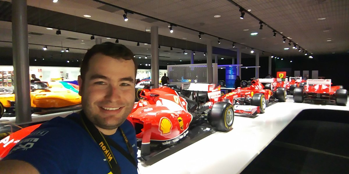 Axielorza's tweet photo. Increíble experiencia visitando el @CircuitoMuseoFA. Piezas históricas de una leyenda viva. Gracias @alo_oficial por haberme enganchado a la F1!! https://t.co/CcmDBPrlyk