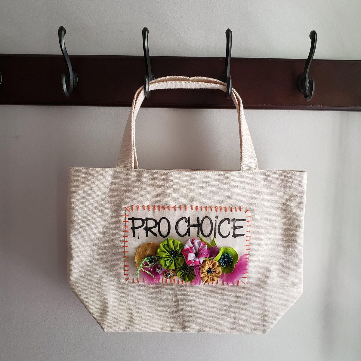 ToniCraftShow's tweet photo. Charity auction for the Abortion Care Network (ACN) is live with 3 bags designed and hand adorned by me. 40% of final bid goes directly to ACN. Check them out below! #prochoice #AbortionIsAWomansRight #charity #feminist 

https://t.co/sZT6K8tdxt https://t.co/AyZ7tbEBhc