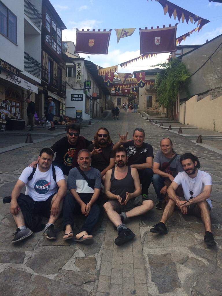 BandaNocturna's tweet photo. Que mejor manera para acabar estos 4 días por tierras sanabresas que en Cervantes de Sanabria.
#Nosacompañas? https://t.co/zdFwkrK6J9