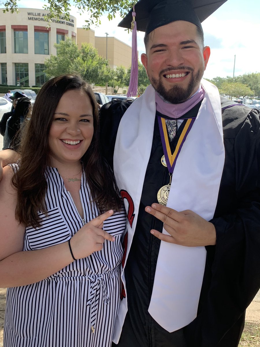 HillCityKnights's tweet image. A very special OPHIIIIIIIIIIIIII to our alumn 2 times over @ErickGarciaSp16 who graduated with his Masters in Architecture yesterday. Thank you for your tireless work for our colony, be blessed onto your journey brother! #AlphaLine #QU4D #HillCity #PVAMU
