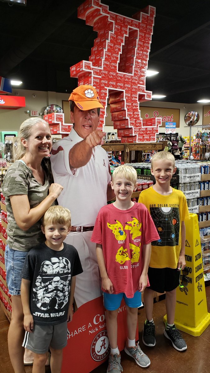 AmyWThompson's tweet photo. @ClemsonFB We ran into an old friend on our drive home from Florida to Texas. He seemed nervous to see us..... #ALLIN https://t.co/GC8CIid8GJ