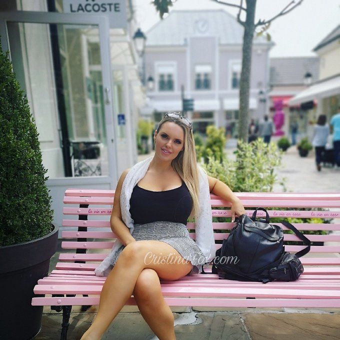 Watch Cristina Fox's leaked NSFW photo on TwXstars