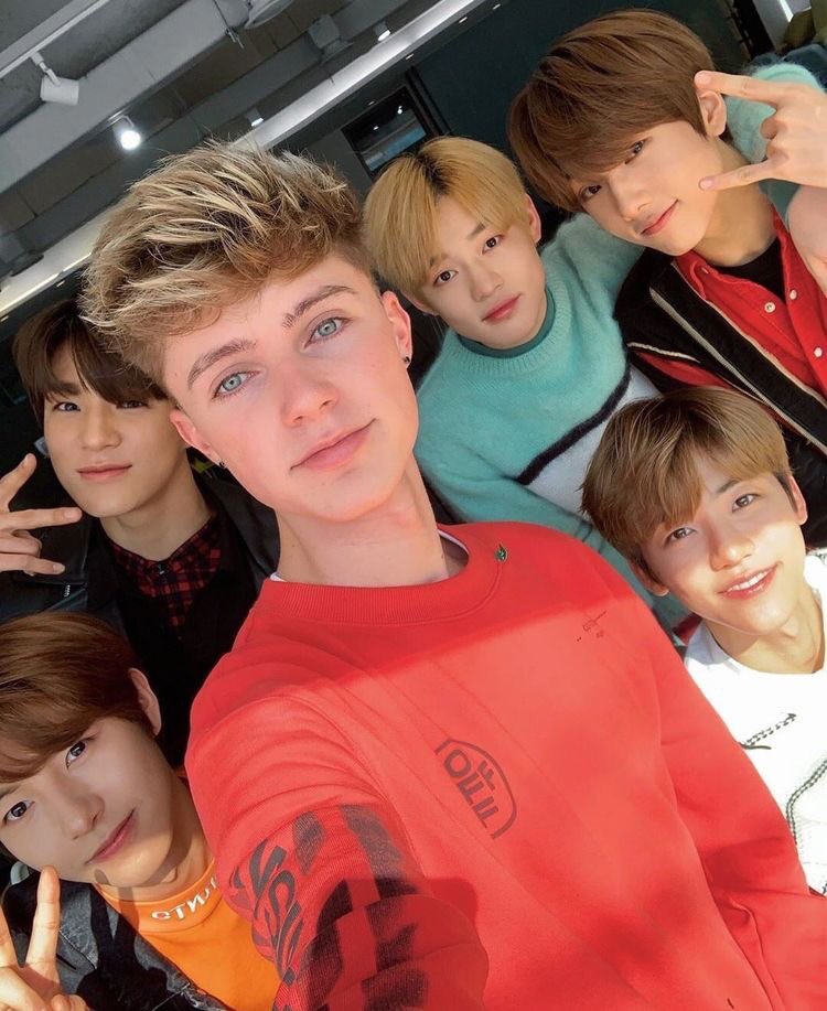 lmnbffs's tweet photo. Nctzens please help our 22nd member of nct @HRVY win #choicebreakoutartist by tweeting and retweeting this format⬇️
My #TeenChoice for #ChoiceBreakoutArtist is @HRVY. https://t.co/Oi8klhxmZq