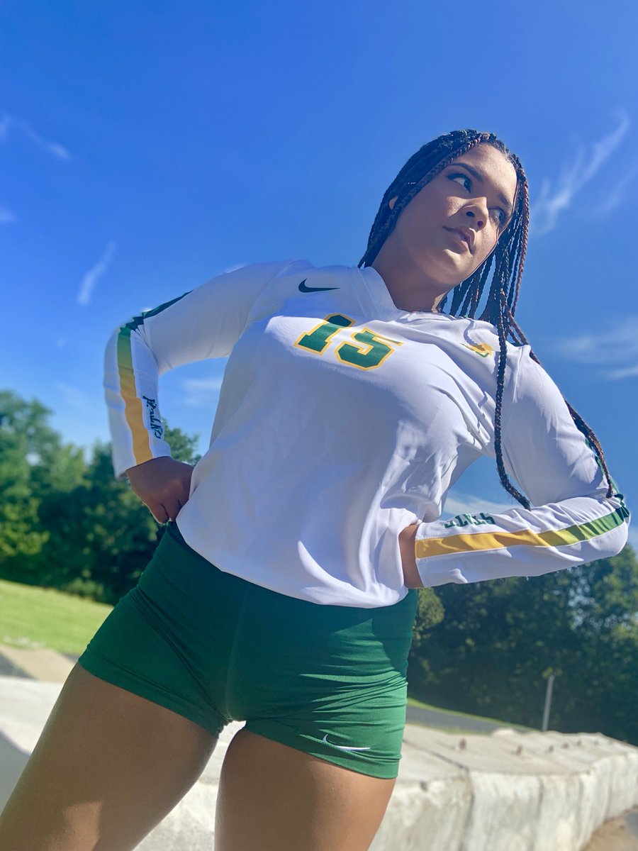 gyavega's tweet photo. La bebé de mami, el orgullo del barrio🏐 https://t.co/B6npd2Gpy8