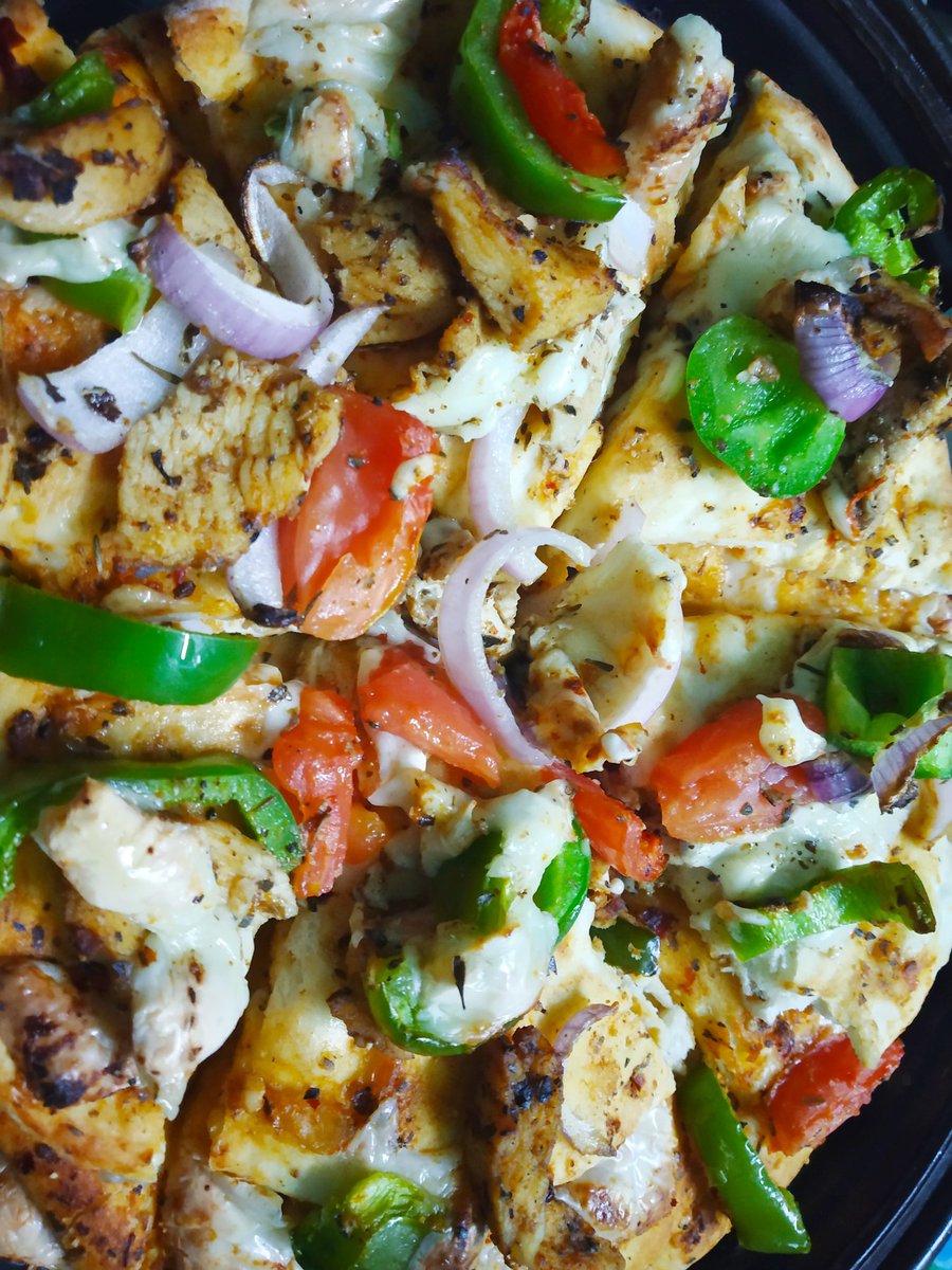 104. Chicken Cheese Pizza. Banaya aur Kha bhi liya!!  #Pizza