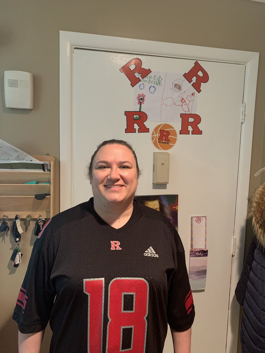 LagruttaBilly's tweet photo. Wifey is allowed to wear a jersey when working Sunday’s so Instead of the Yankees, Giants, or even her beloved Raiders she’s repping the U baby!!!! Gotta love her!!!
#RUCRAZY #LETSGOKNIGHTS #RU4LIFE https://t.co/C1FL1mWqwQ
