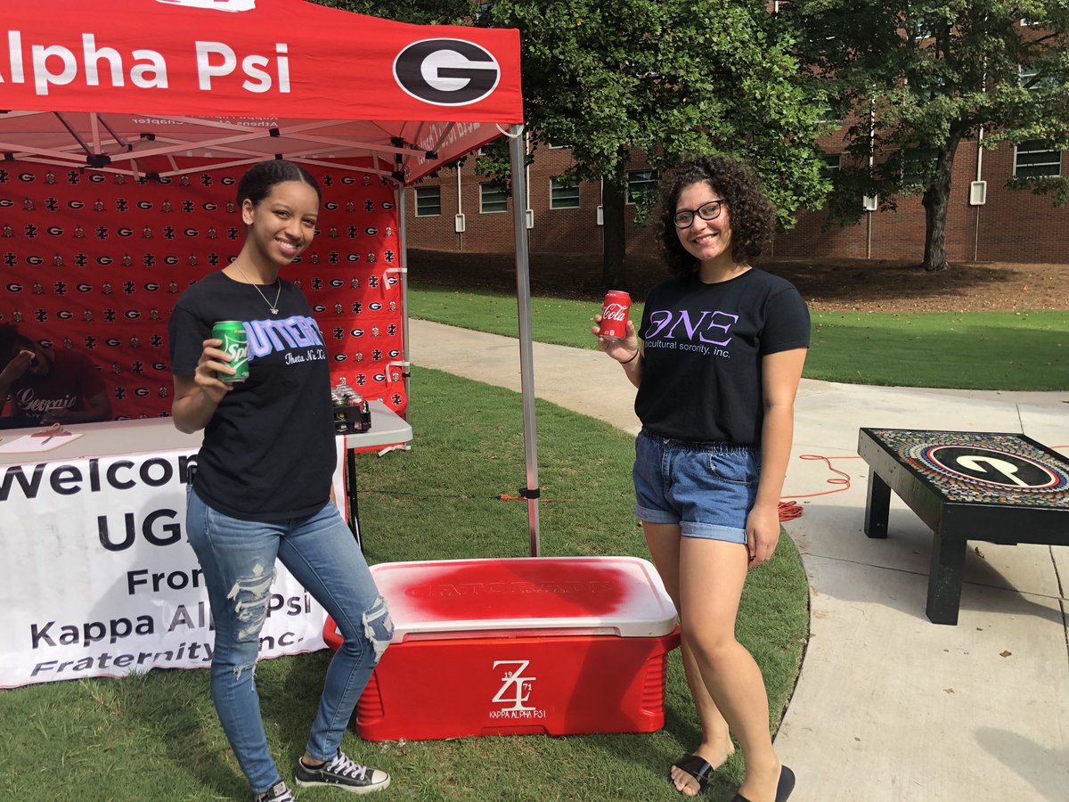 zinupes1971's tweet photo. Yesterday, we had a great time welcoming incoming students for this upcoming school year during #KappaMoveKrew
A big shoutout to our Coca-Cola sponsor for providing the much needed refreshments!
Stay on the lookout for upcoming events and festivities throughout the year 😈 https://t.co/jYiSCaUNyE