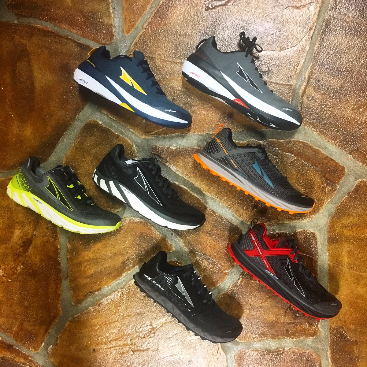 thewoodsmanco's tweet photo. Come check out our newest additions by @AltraRunning for men this week! 🏃🏻‍♂️🏃🏽‍♂️🏃🏾‍♂️🏃🏿‍♂️ #shopfsm #supportlocal #thenaturalstate #ratherberunning #getoutside #familyownedbusiness https://t.co/M9GD9cLsIO