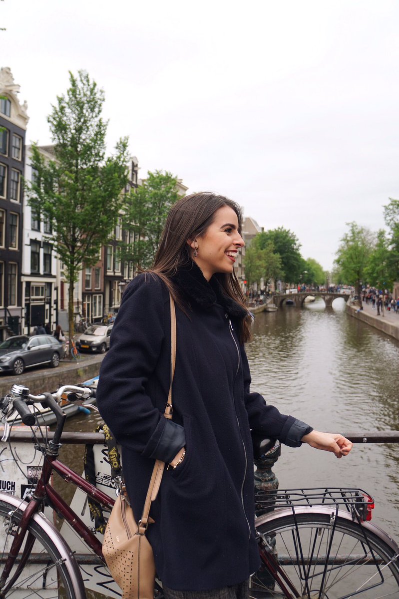 Sarah_Frasson's tweet photo. “O choro pode durar uma noite, mas a alegria vem pela manhã.”
-Salmos 30:5 

“Weeping may stay for the night, but rejoicing comes in the morning.” 
-Psalm 30:5 

📍AMSTERDAM https://t.co/RuwrKhFrCk