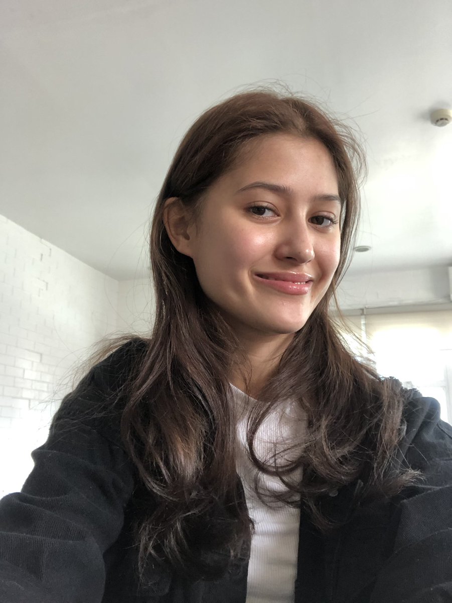 MauWrob's tweet photo. when they ask you to smile more https://t.co/CIEI0qWkEO