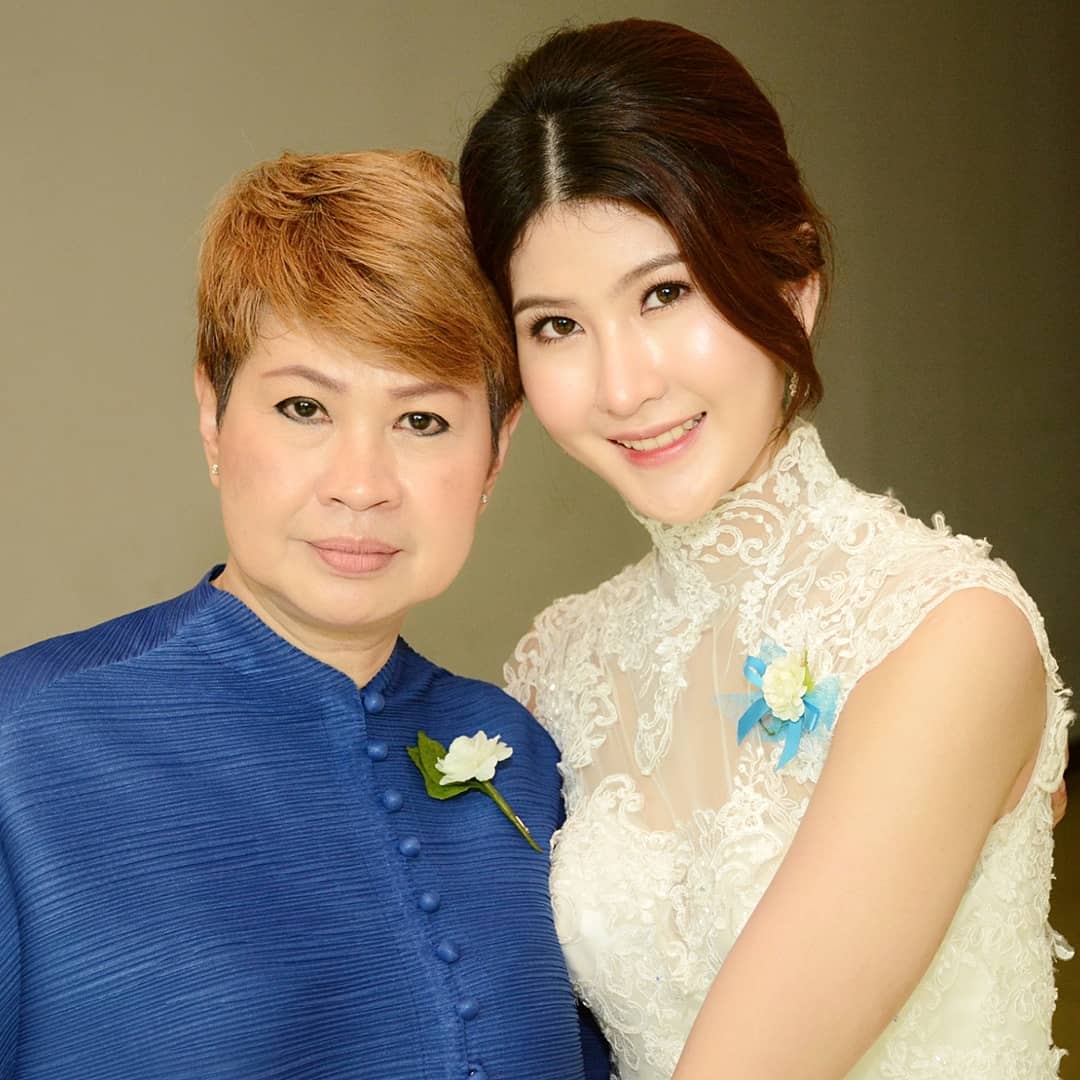 santa_sasaroj's tweet photo. วันแม่ = ทุกวัน ❤😍🥰💋👭🤟
#SantaSasaroj
#withlovetheseries 
#รักต่อไม่รอแล้วนะ
#Mflowentertainment https://t.co/48BSl3b8J9